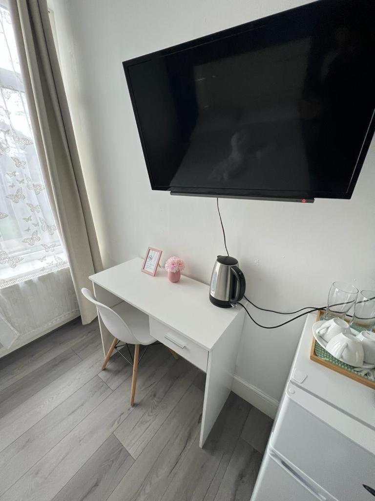 Diana Hotel ロンドン 部屋 写真